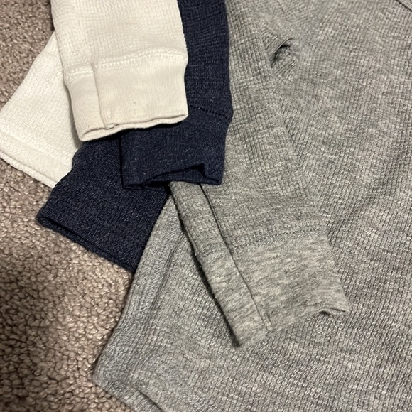 🎊 2/$20  Toddler boy Old Navy shirts Lot 🎊 - Picture 2 of 8